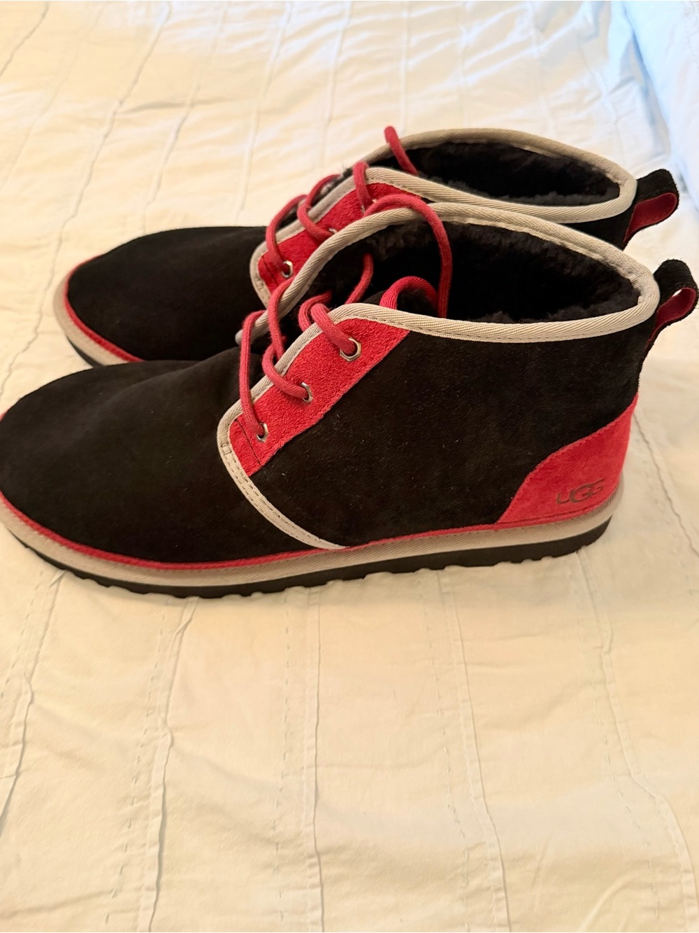 Men’s  Uggs Black and Red Lace-Up Casual Shoes